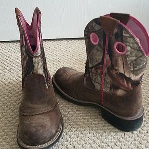 Womens Camoflauge Boots